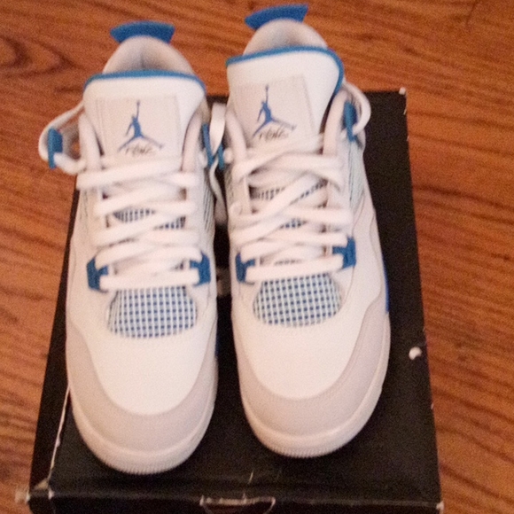 Air Jordan 4 retro Other - Air Jordan 4 Retro ( GS) Size 7y